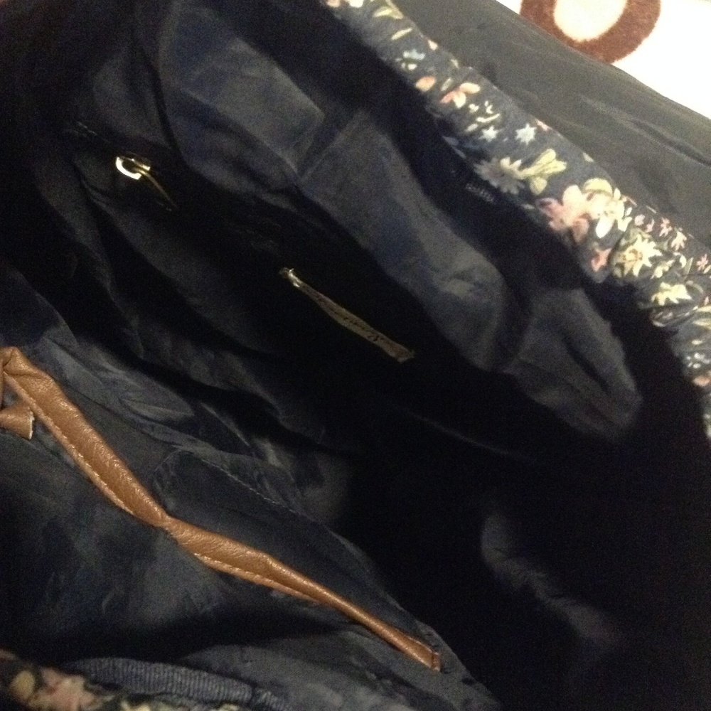 Floral BackPack - Picture 3 of 3